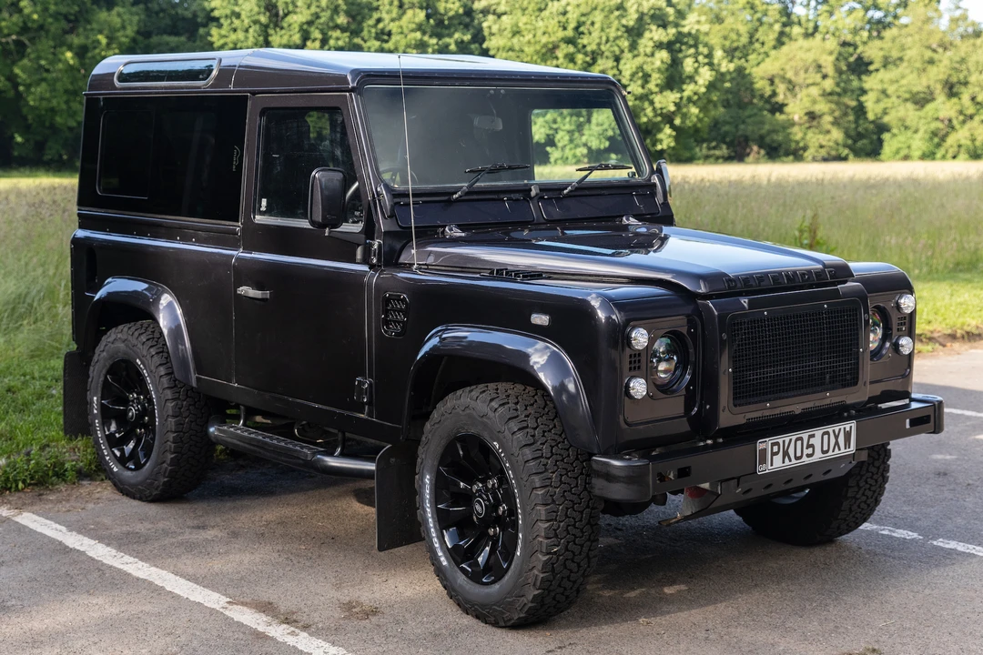 2005 Land Rover Defender 90 - Image 2 of 31