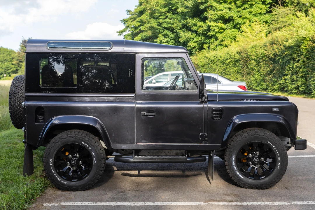 2005 Land Rover Defender 90 - Image 5 of 31