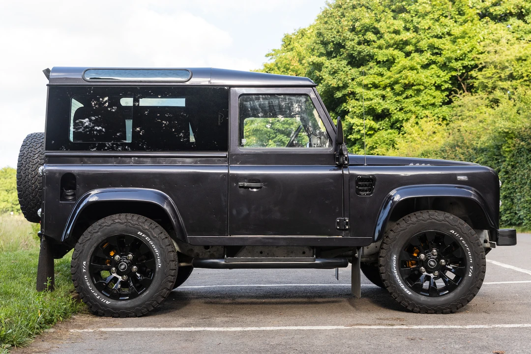 2005 Land Rover Defender 90 - Image 13 of 31