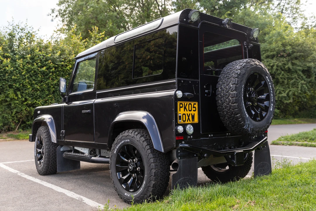 2005 Land Rover Defender 90 - Image 16 of 31