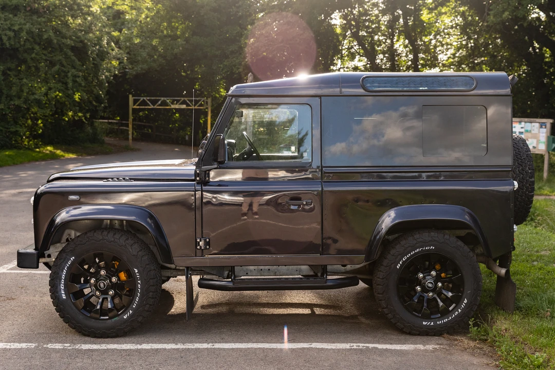 2005 Land Rover Defender 90 - Image 9 of 31