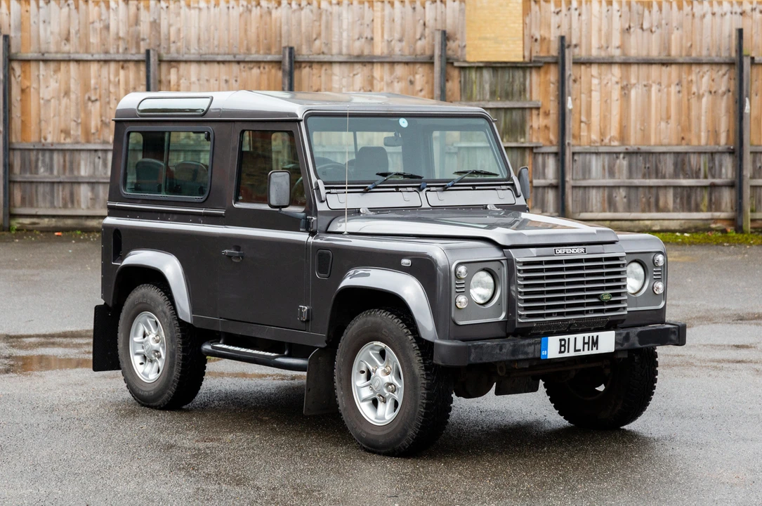 2005 Land Rover Defender 90 - Image 2 of 31