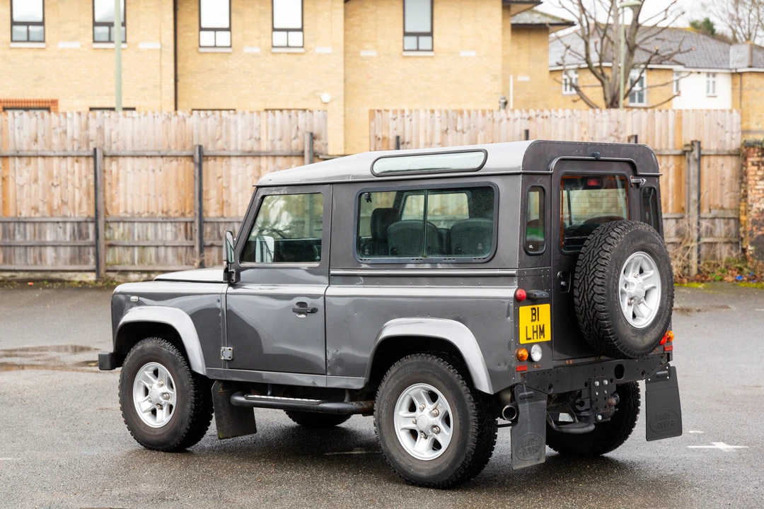 2005 Land Rover Defender 90 - Image 9 of 31