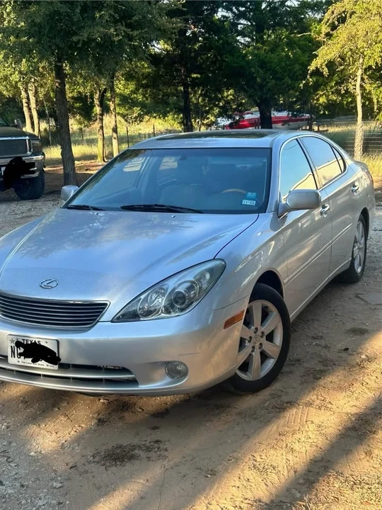 2005 Lexus RX 2nd Gen - Image 2 of 4