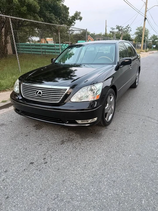 2005 Lexus LS 3rd Gen - Image 4 of 20