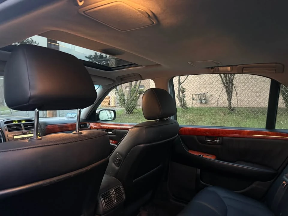 2005 Lexus LS 3rd Gen - Image 16 of 20