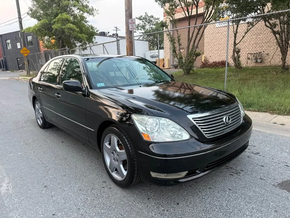 2005 Lexus LS 3rd Gen - Image 2 of 20