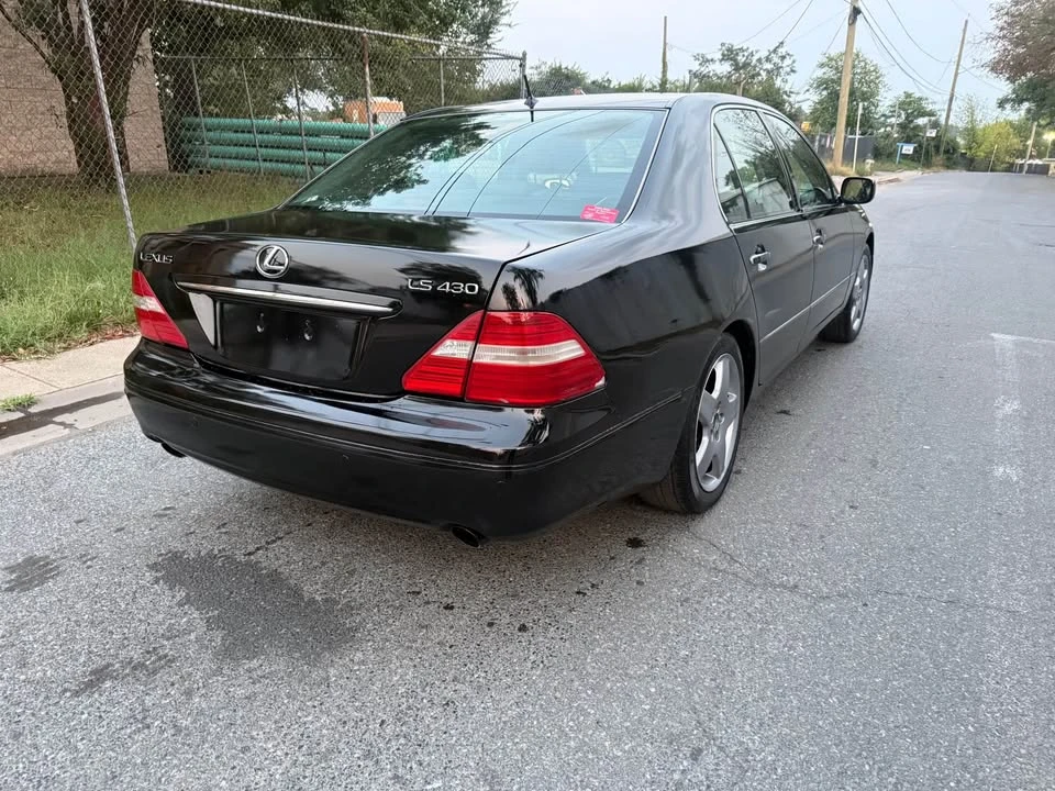 2005 Lexus LS 3rd Gen - Image 11 of 20