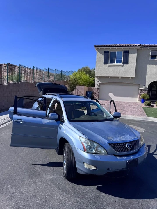 2005 Lexus RX 2nd Gen - Image 4 of 10