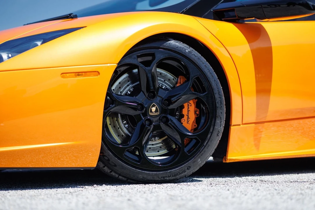 2005 Lamborghini Murcielago - Image 25 of 31