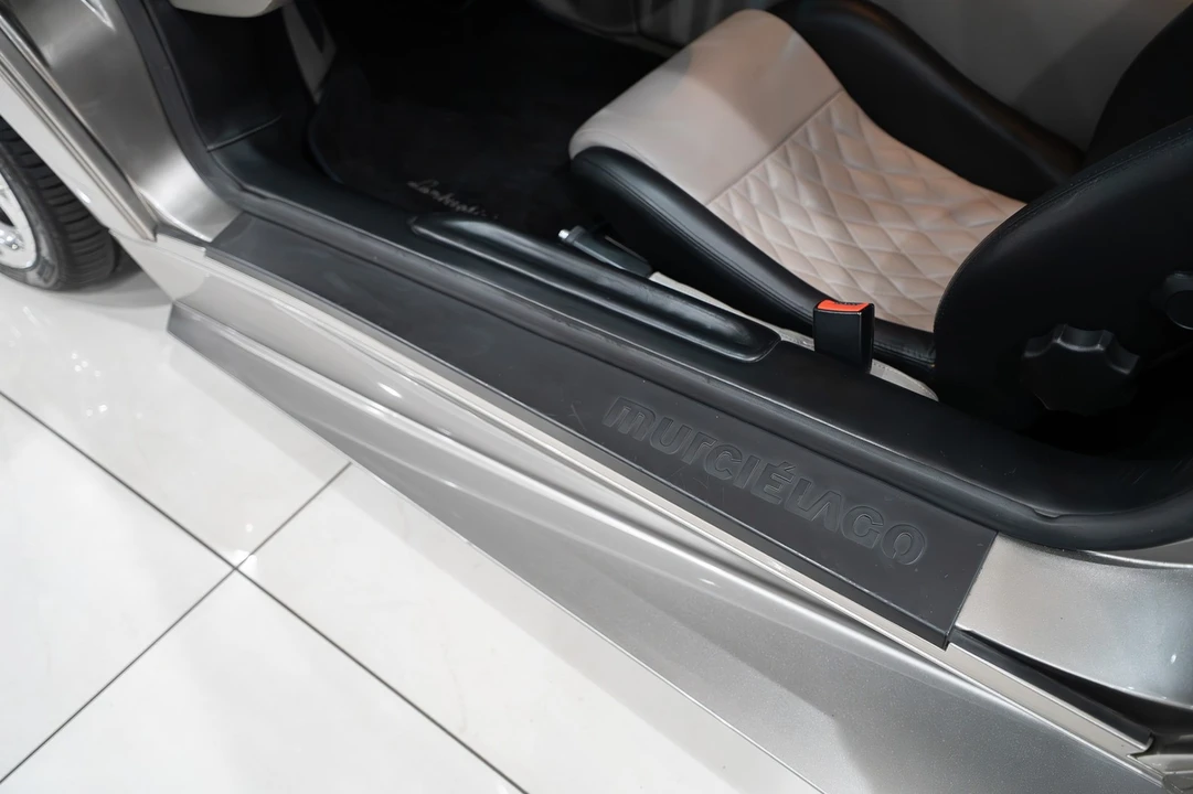2005 Lamborghini Murcielago - Image 6 of 31