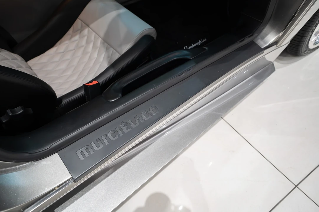 2005 Lamborghini Murcielago - Image 19 of 31