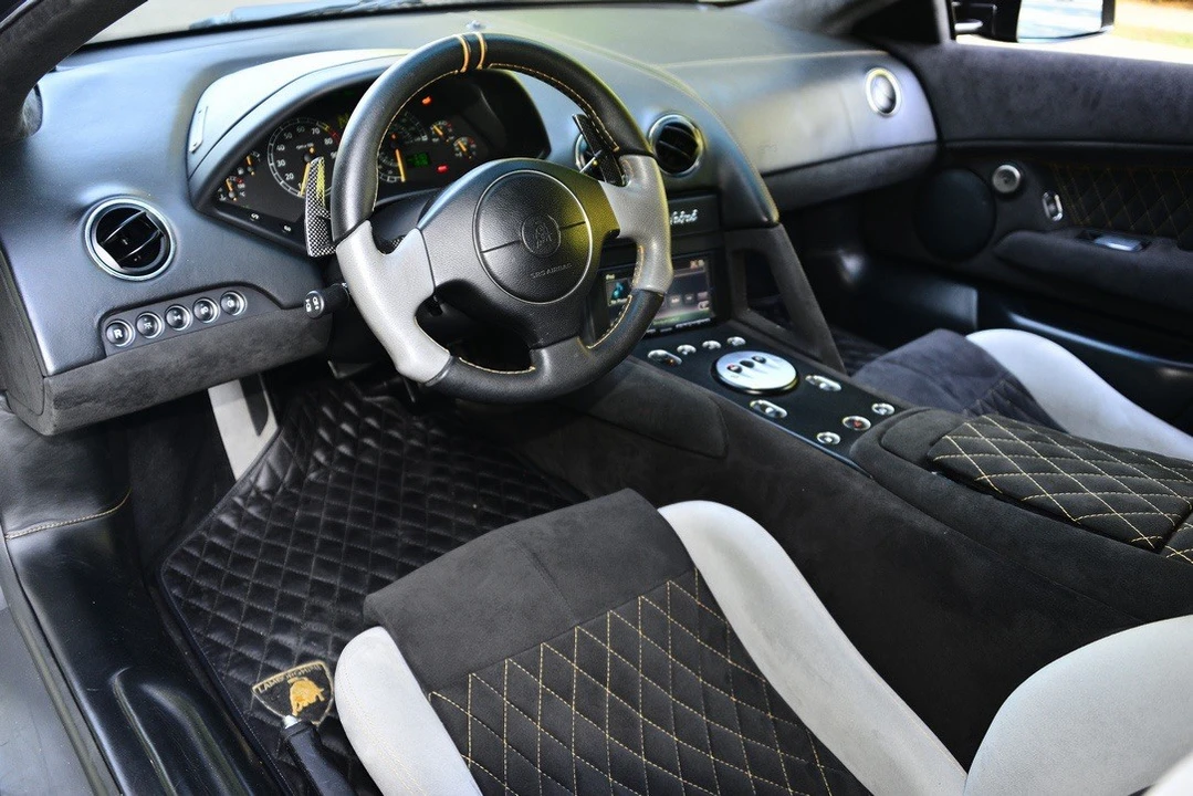 2005 Lamborghini Murcielago - Image 13 of 24