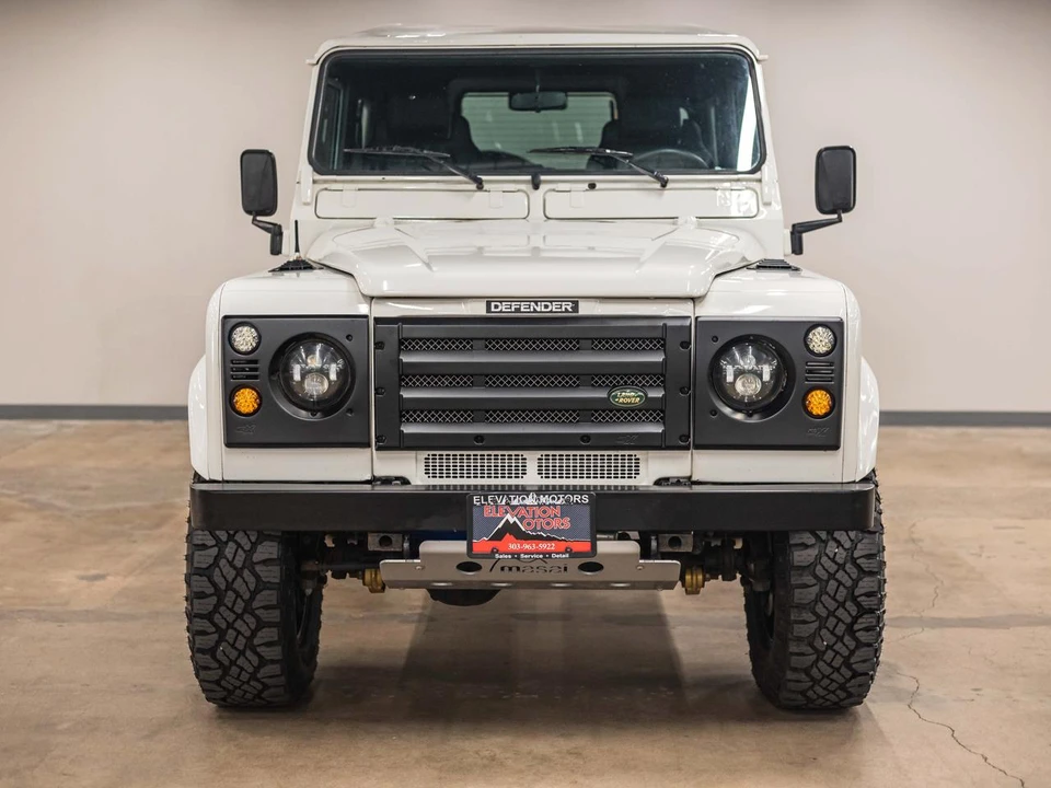 2005 Land Rover Defender - Image 6 of 11