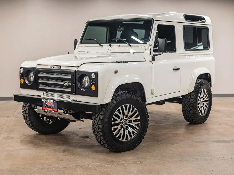 2005 Land Rover Defender - Image 3 of 11
