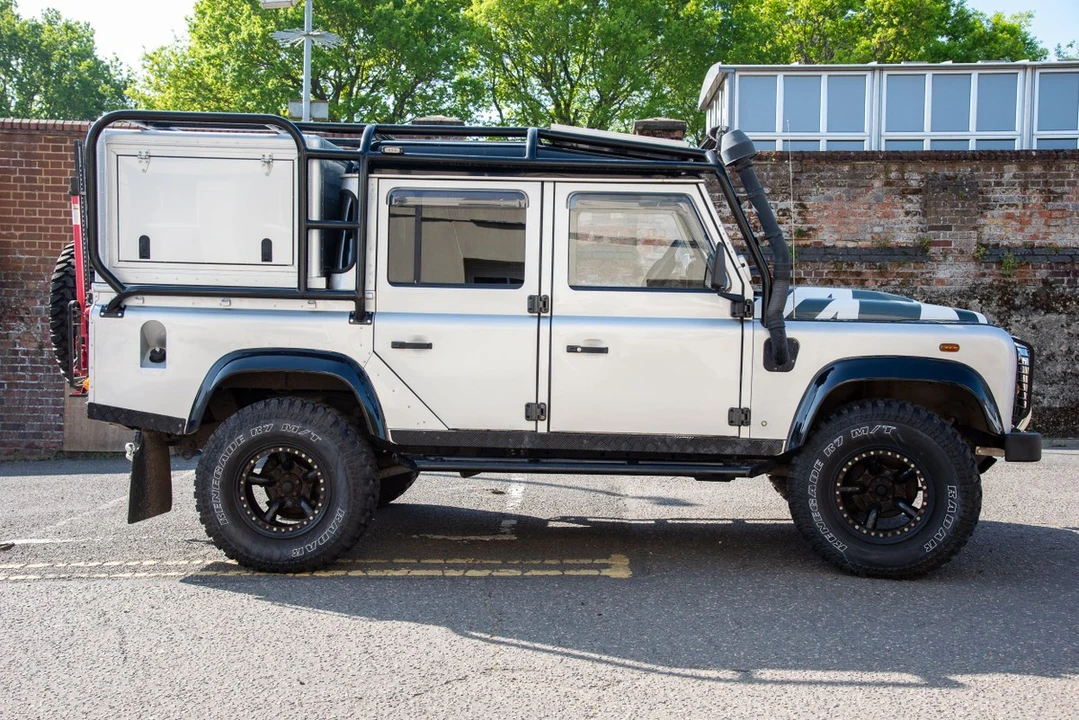 2005 Land Rover Defender 110 - Image 8 of 30