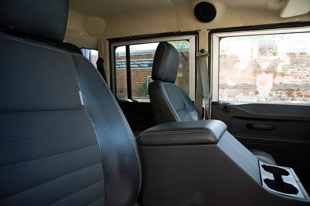 2005 Land Rover Defender 110 - Image 27 of 30