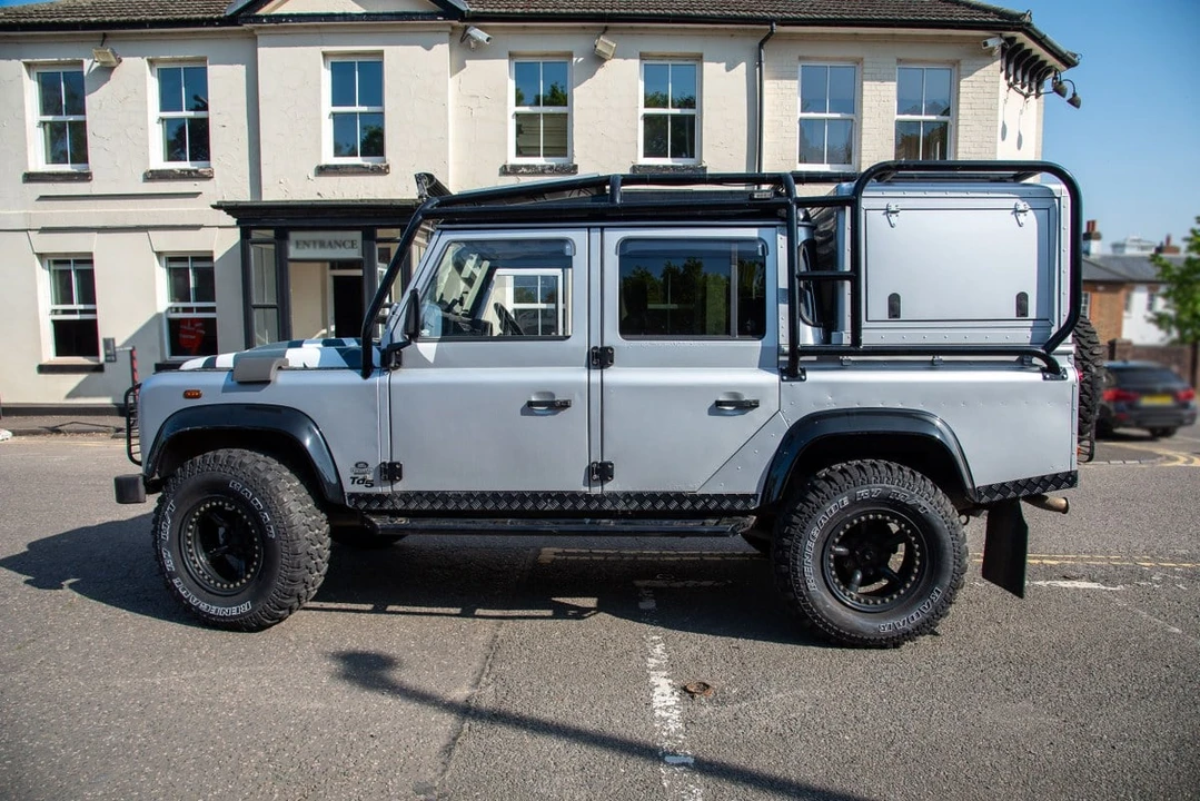 2005 Land Rover Defender 110 - Image 3 of 30