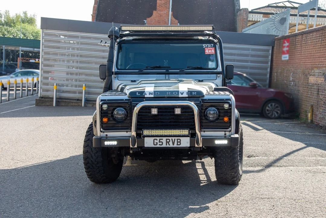 2005 Land Rover Defender 110 - Image 6 of 30