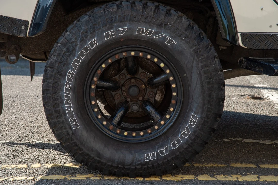 2005 Land Rover Defender 110 - Image 15 of 30