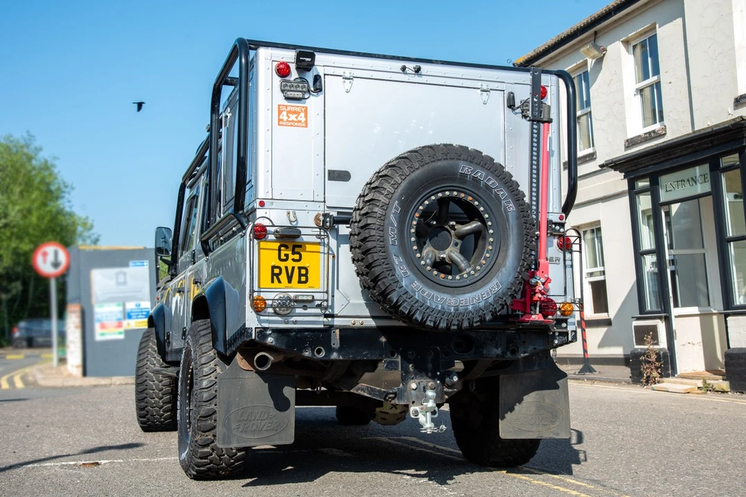 2005 Land Rover Defender 110 - Image 11 of 30