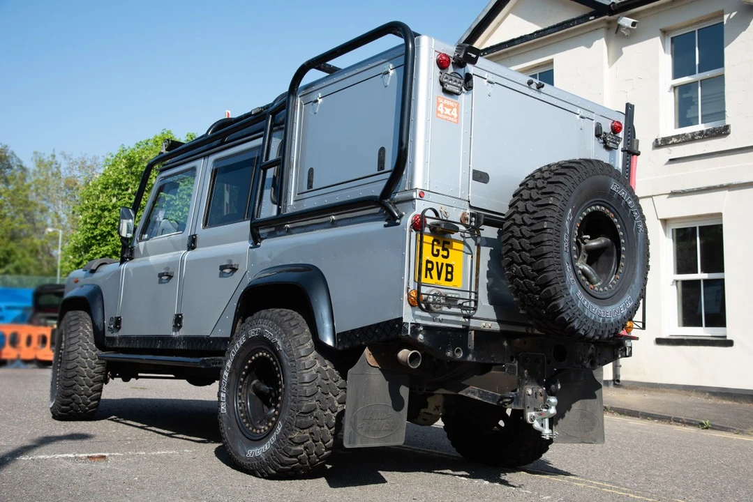 2005 Land Rover Defender 110 - Image 12 of 30