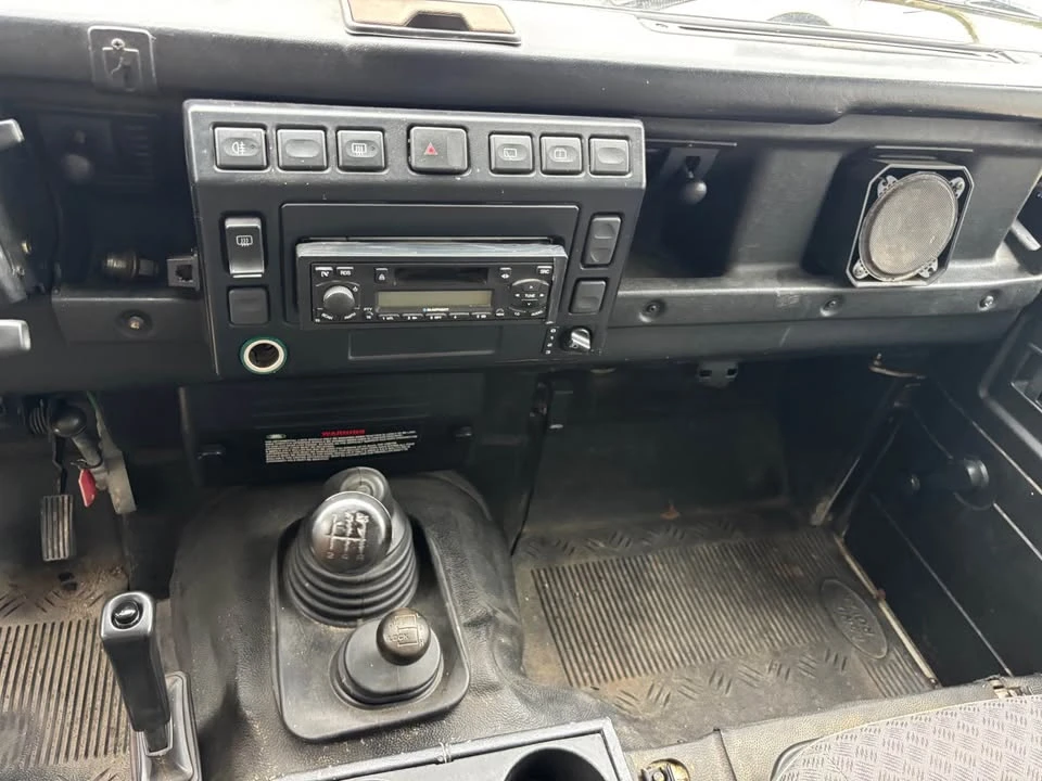 2005 Land Rover Defender 110 - Image 10 of 16