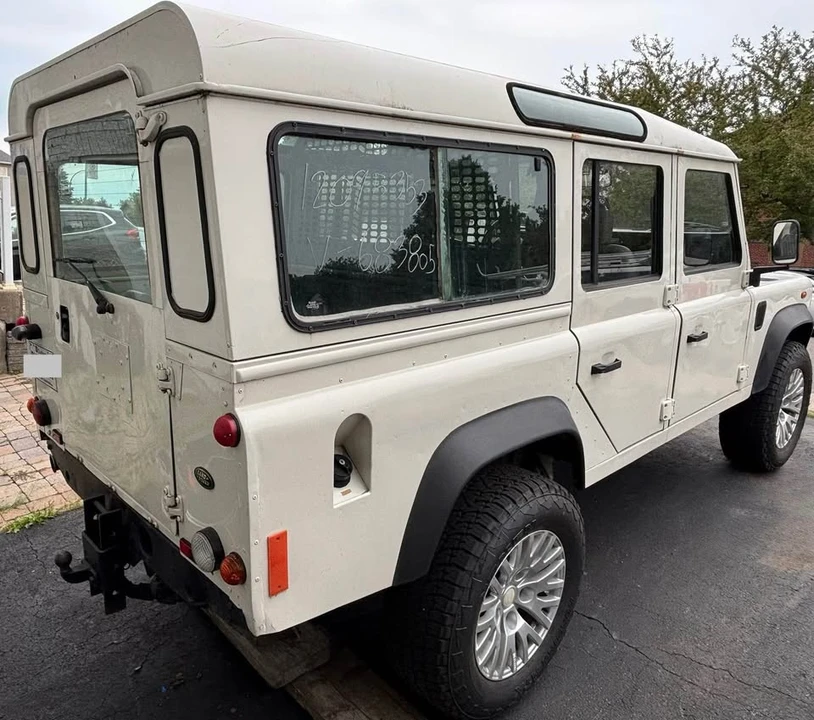 2005 Land Rover Defender 110 - Image 4 of 16