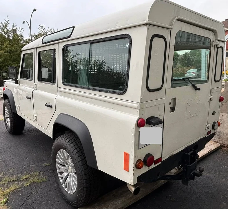 2005 Land Rover Defender 110 - Image 3 of 16
