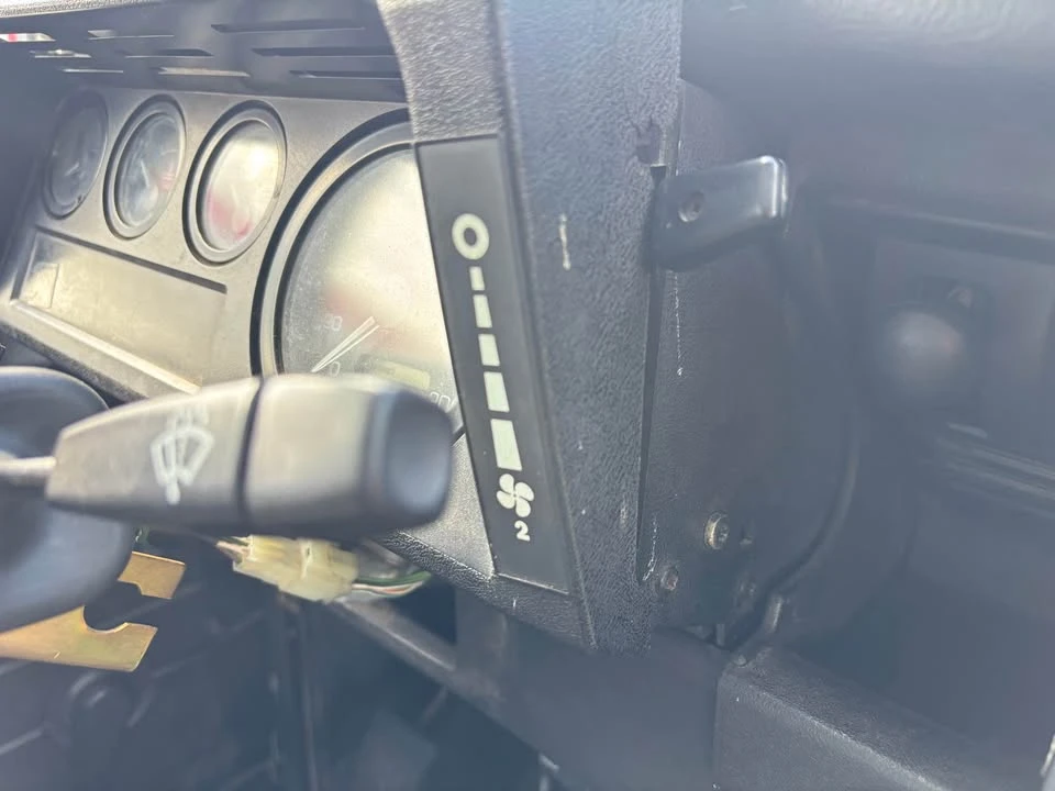 2005 Land Rover Defender 110 - Image 14 of 20