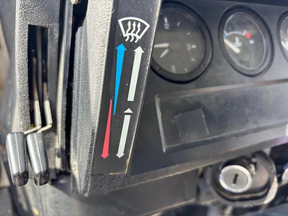 2005 Land Rover Defender 110 - Image 15 of 20