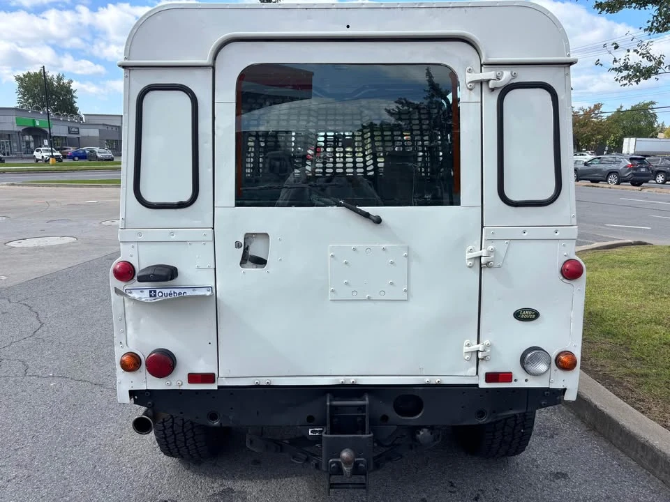 2005 Land Rover Defender 110 - Image 5 of 20