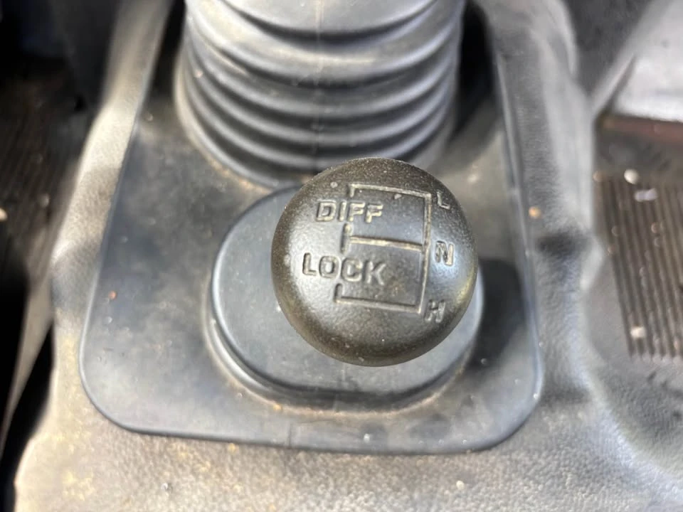2005 Land Rover Defender 110 - Image 12 of 20