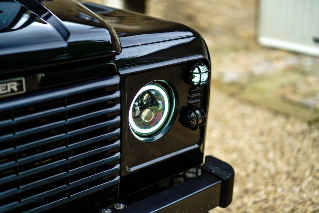 2005 Land Rover Defender 110 - Image 10 of 30