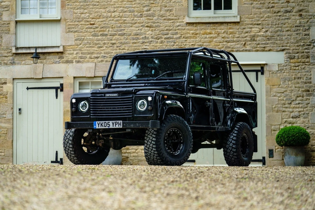 2005 Land Rover Defender 110 - Image 3 of 30
