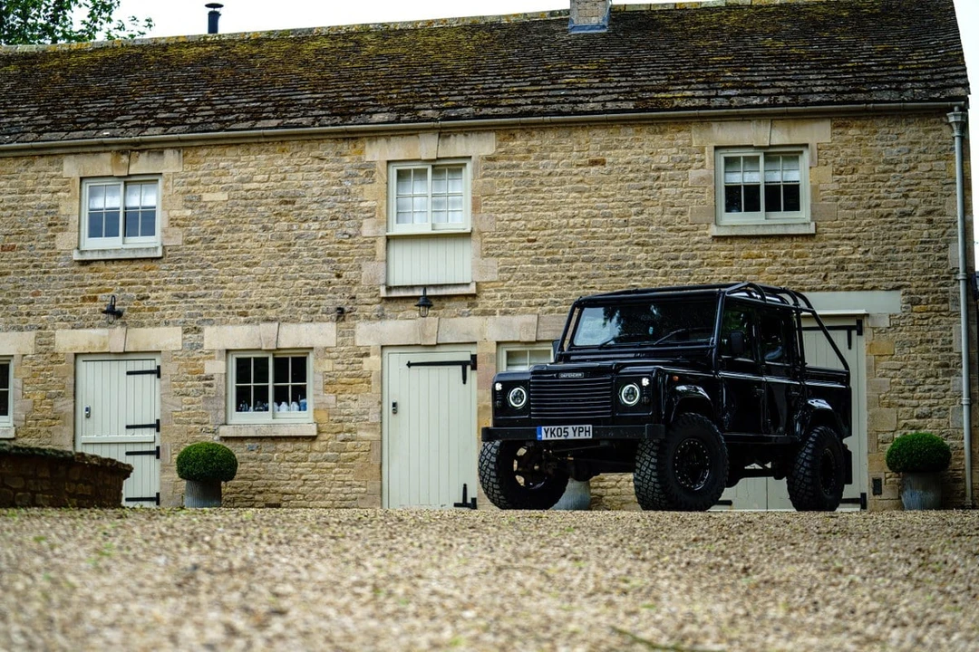 2005 Land Rover Defender 110 - Image 25 of 30