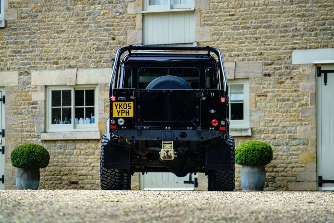 2005 Land Rover Defender 110 - Image 20 of 30