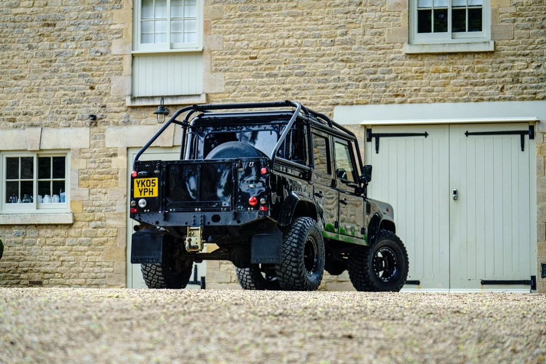 2005 Land Rover Defender 110 - Image 21 of 30