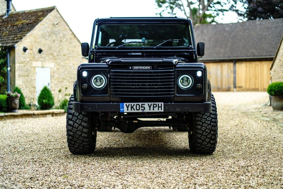 2005 Land Rover Defender 110 - Image 28 of 30