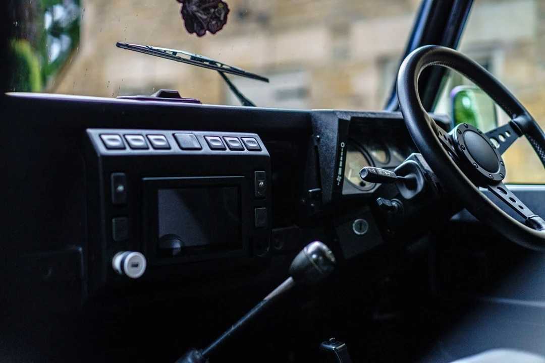 2005 Land Rover Defender 110 - Image 7 of 30