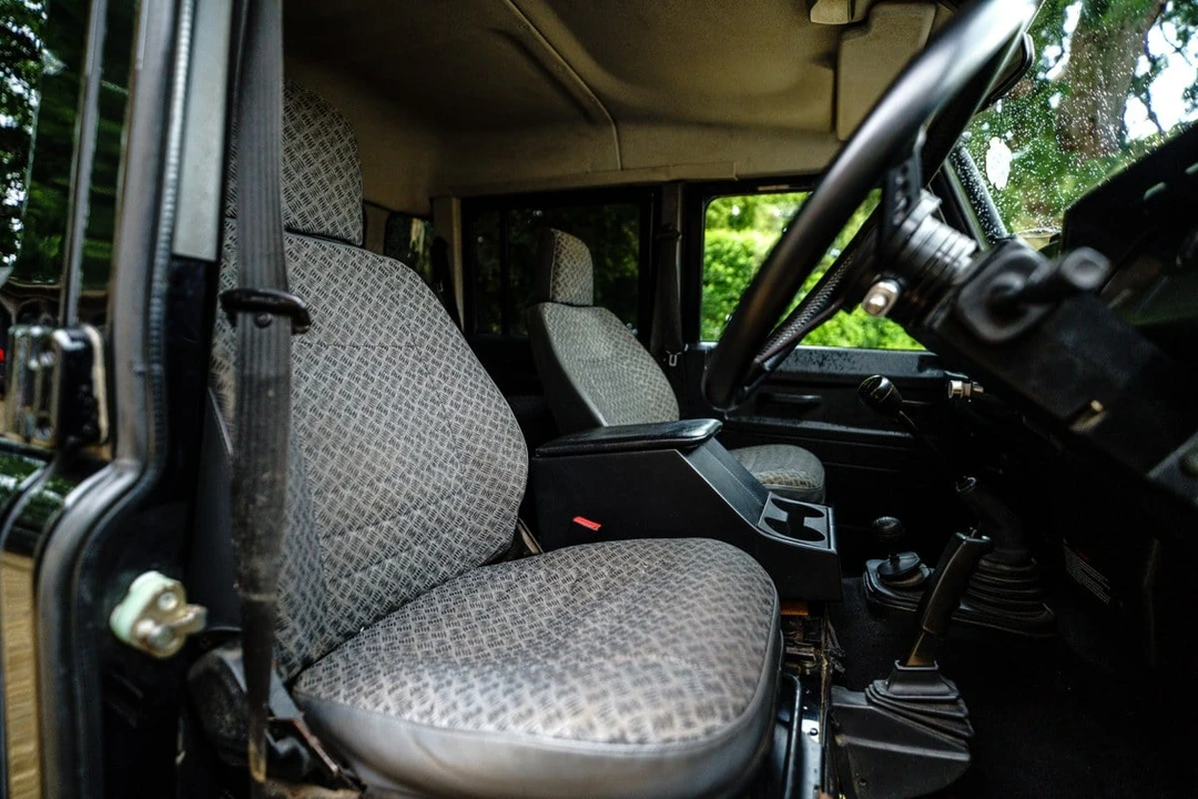 2005 Land Rover Defender 110 - Image 9 of 30