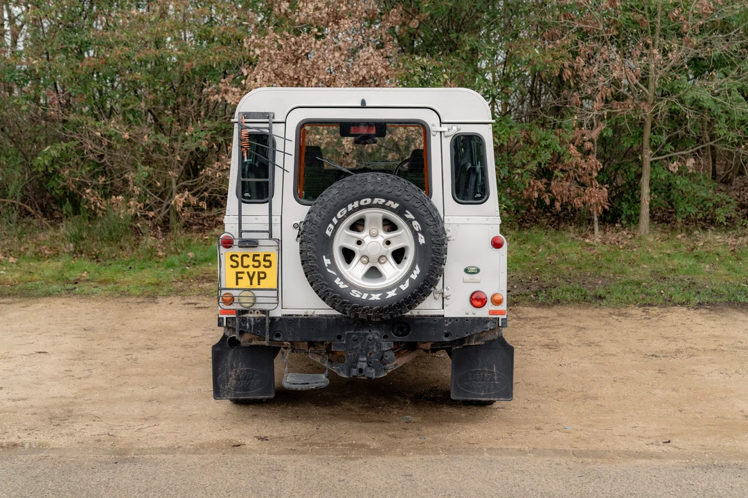 2005 Land Rover Defender 110 - Image 13 of 31