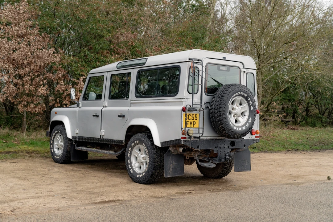 2005 Land Rover Defender 110 - Image 7 of 31