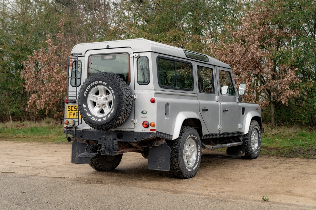 2005 Land Rover Defender 110 - Image 12 of 31