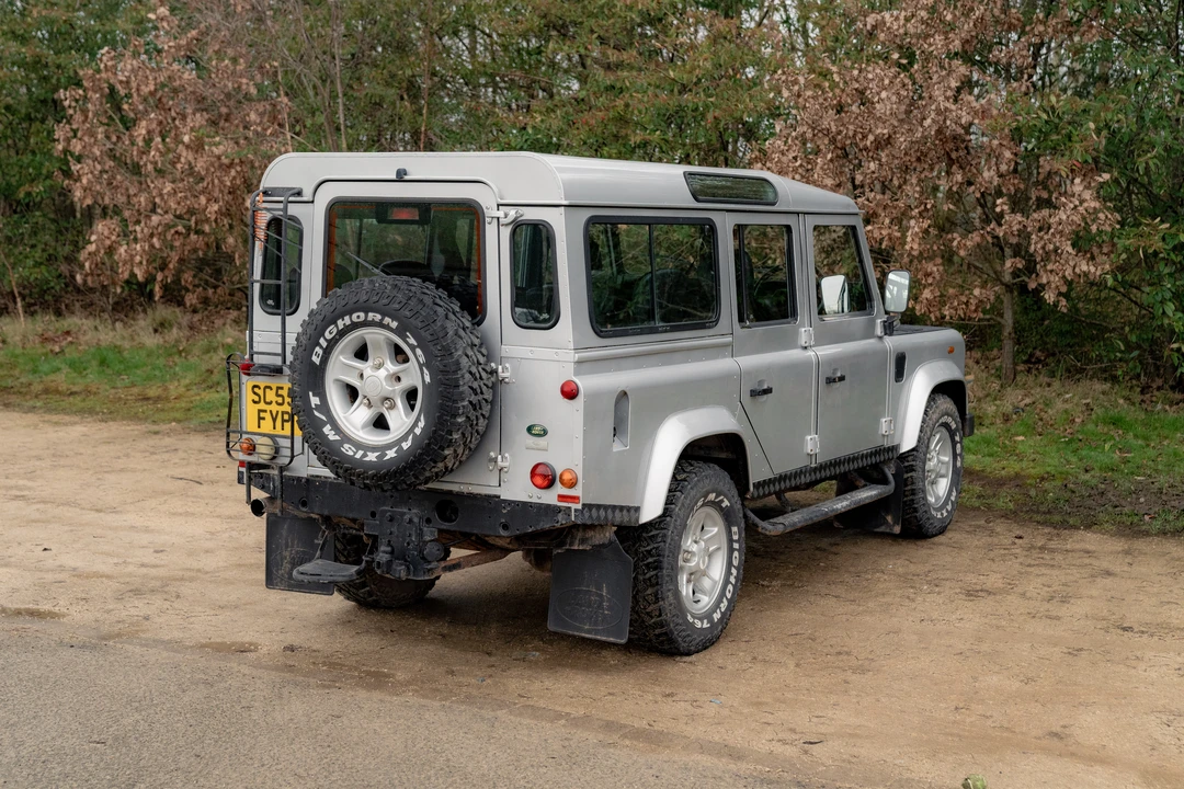 2005 Land Rover Defender 110 - Image 5 of 31