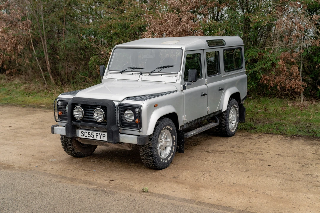 2005 Land Rover Defender 110 - Image 15 of 31