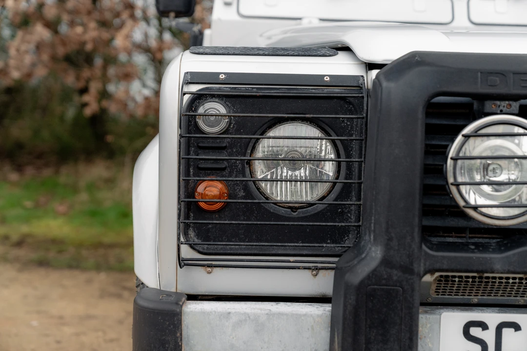 2005 Land Rover Defender 110 - Image 18 of 31