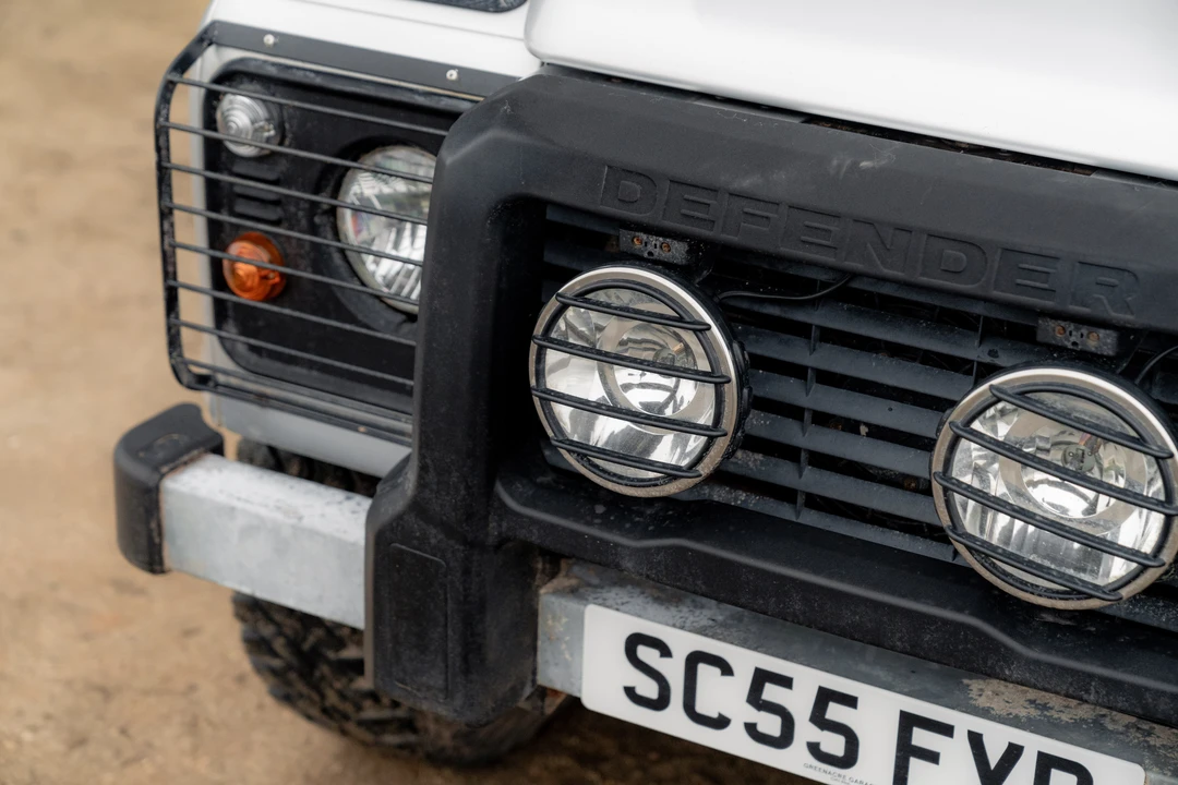 2005 Land Rover Defender 110 - Image 25 of 31