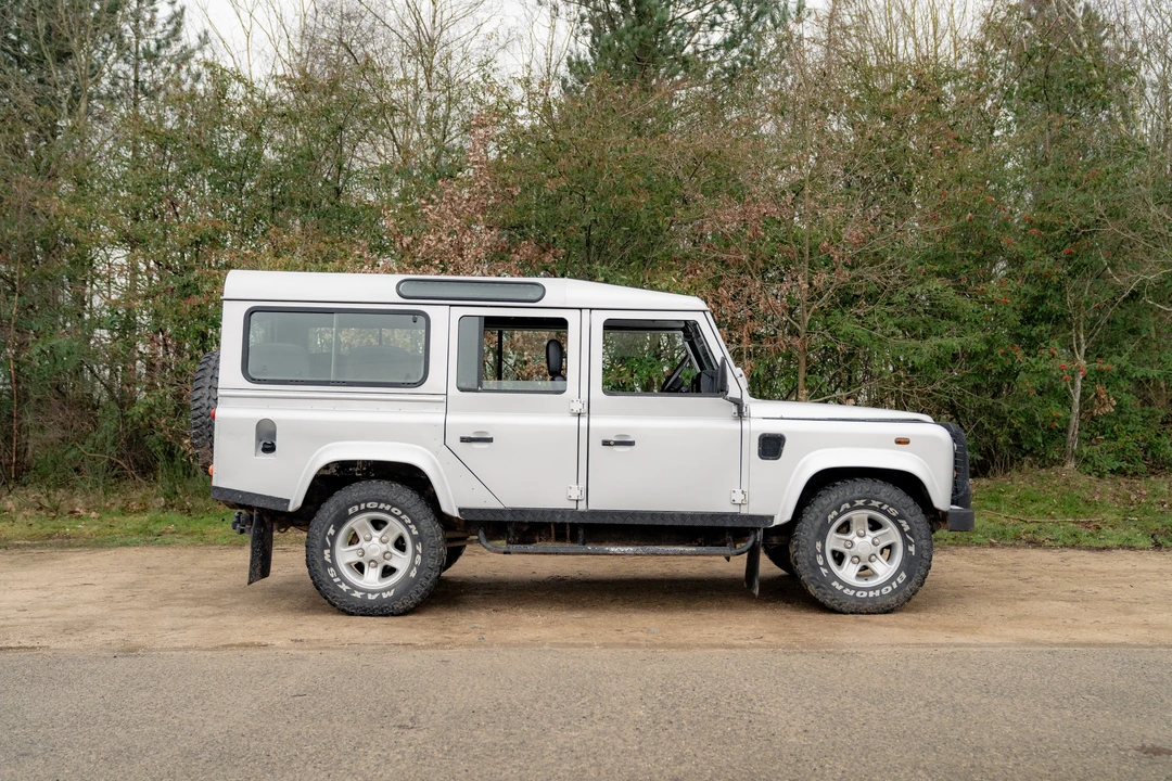 2005 Land Rover Defender 110 - Image 4 of 31