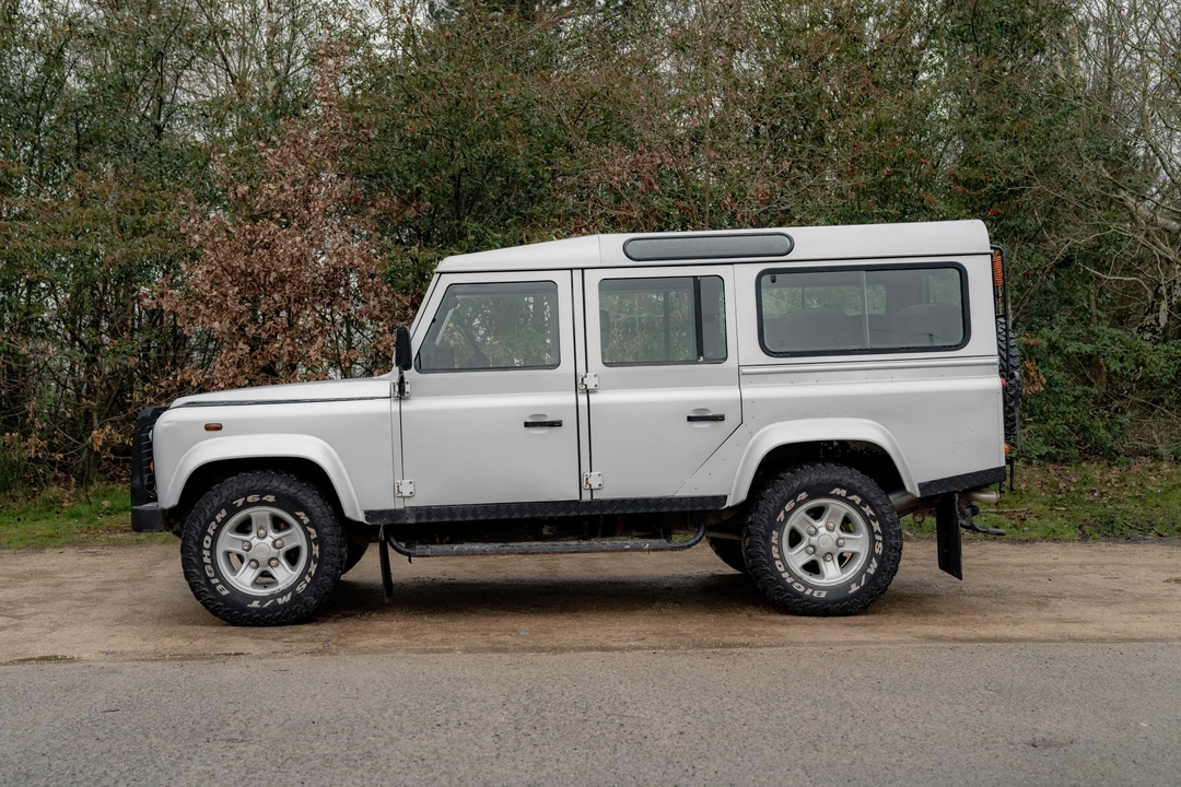 2005 Land Rover Defender 110 - Image 8 of 31